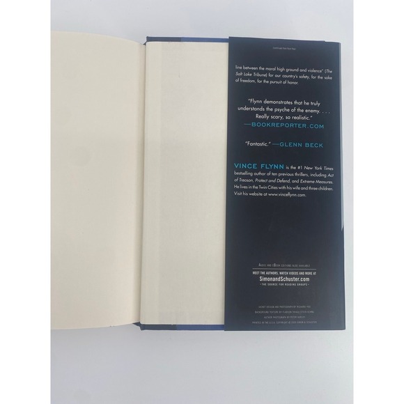 Hardcover Book // Vince Flynn // Pursuit of Honor (Mitch Rapp,‎ No. 10) // Used - Picture 4 of 6